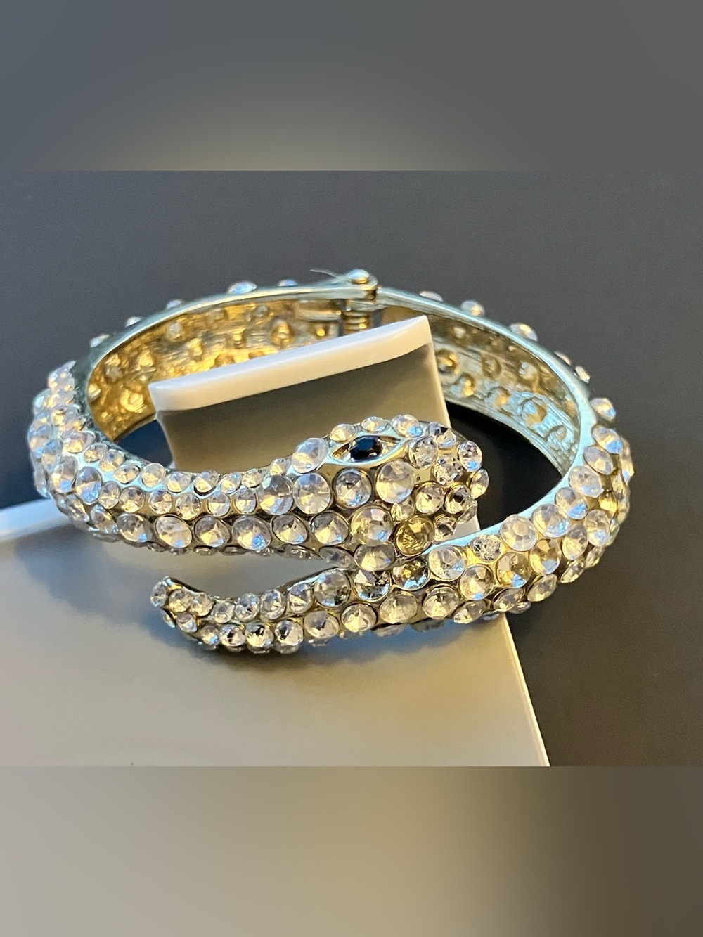 VTG Striking Rhinestone Snake Serpent Hinged Bangle Bracelet Gold Tone PavΓ©